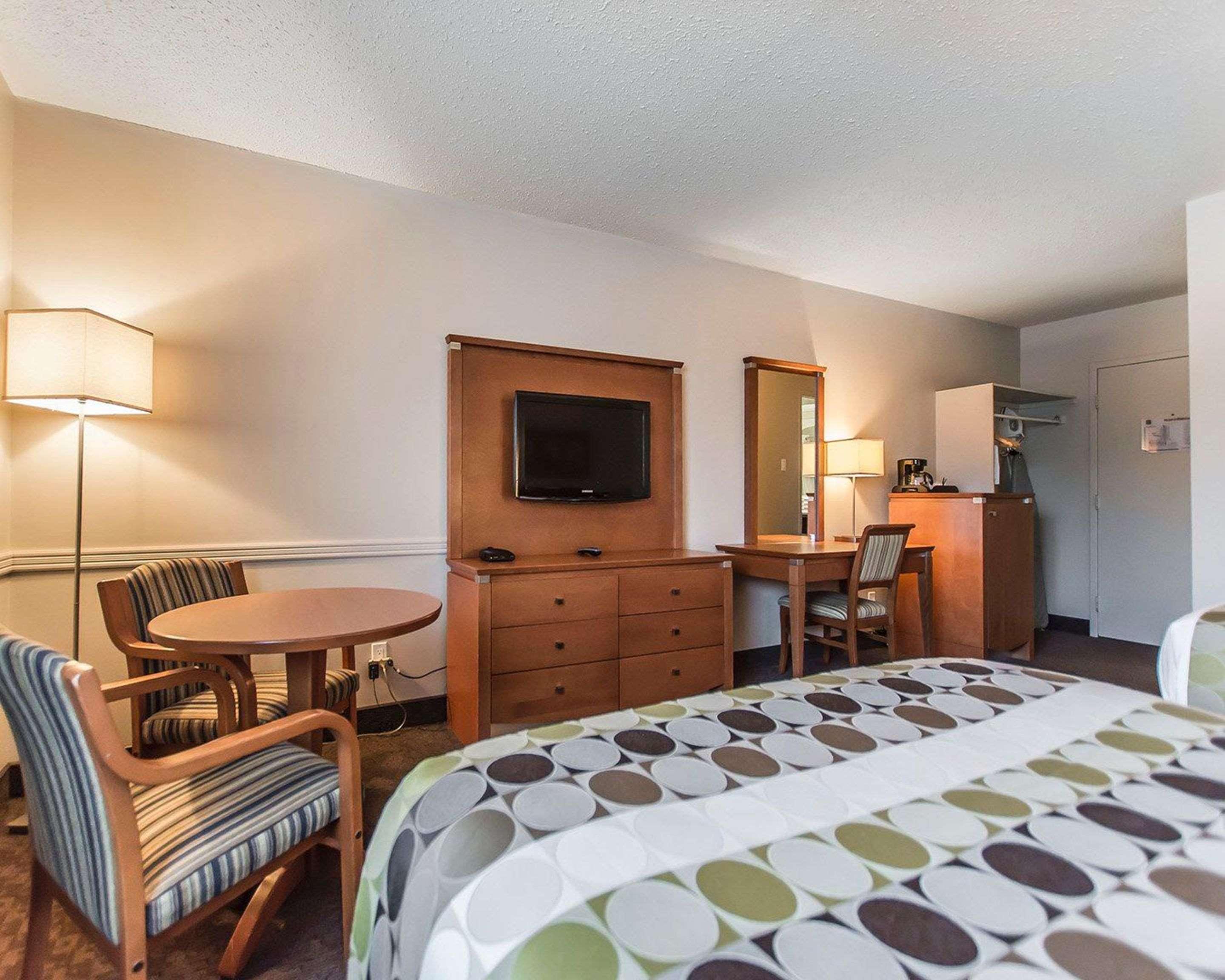 Quality Inn Rouyn-Noranda Exterior foto