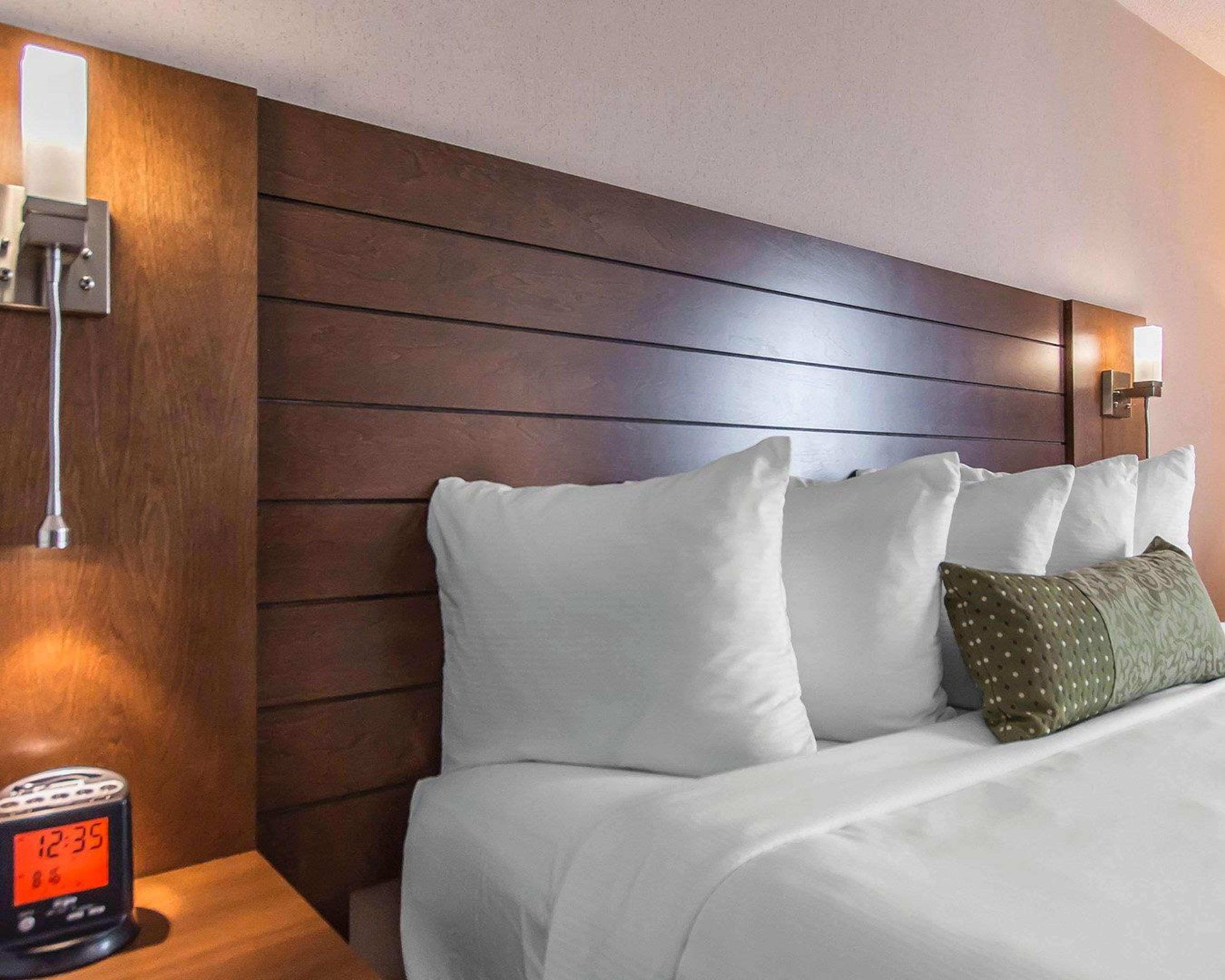 Quality Inn Rouyn-Noranda Exterior foto