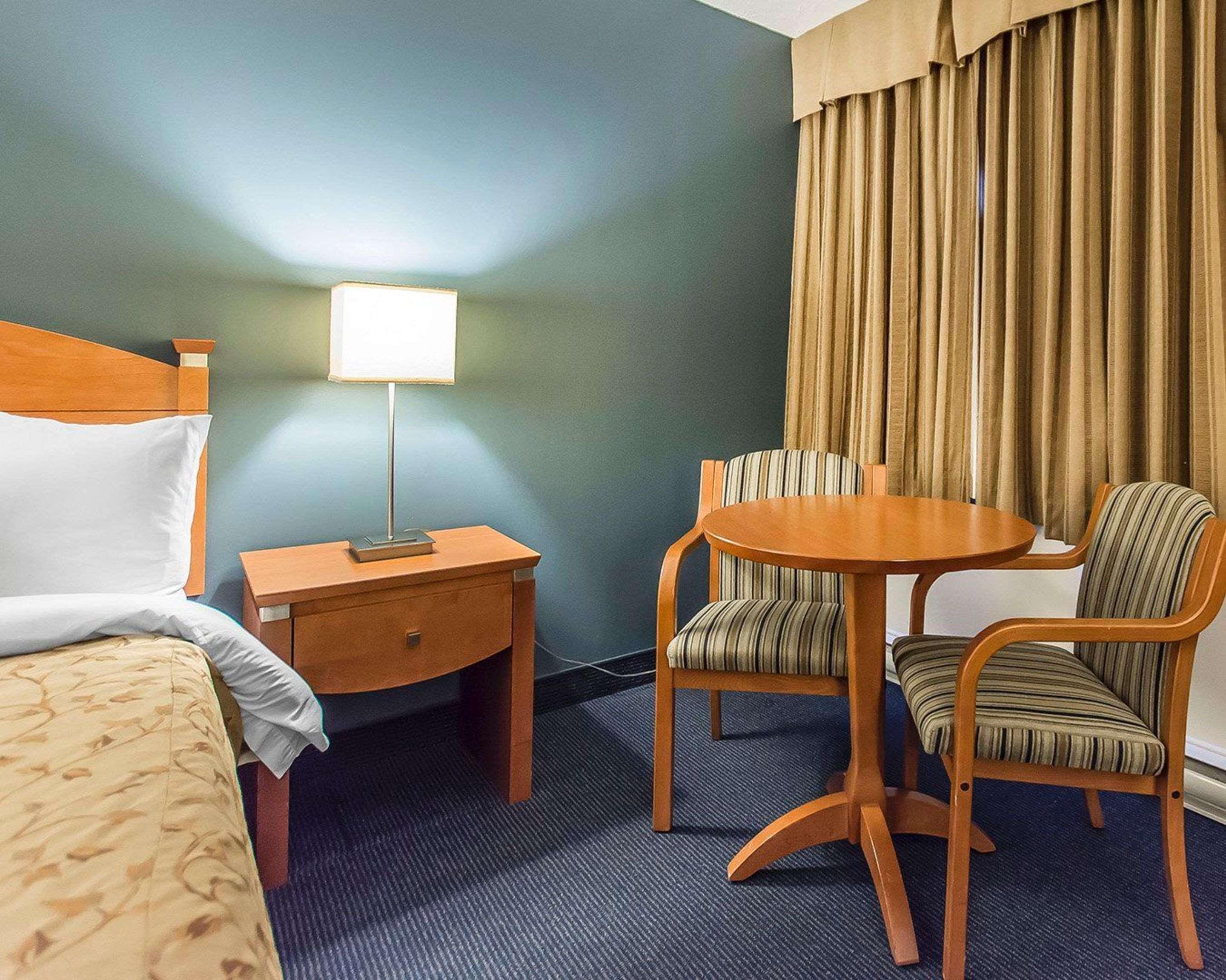 Quality Inn Rouyn-Noranda Exterior foto