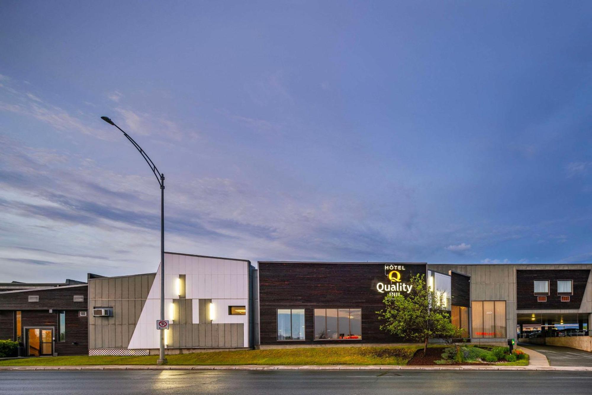 Quality Inn Rouyn-Noranda Exterior foto